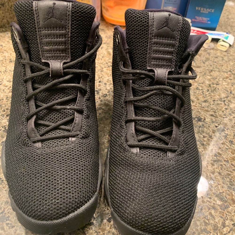 Shoes - Picture 2 of 3